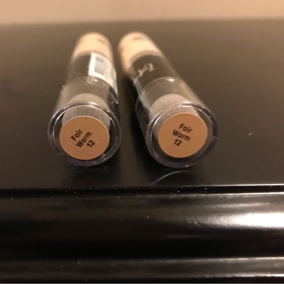 - It Cosmetics Bye Bye Dark Spots Concealer - Cream in Fair Warm. - Picture 2 of 2